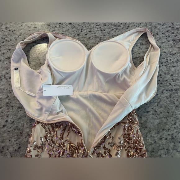 Kalinnu Champagne Sequins Mermaid Evening Gown dress Size Medium New with tags - Picture 11 of 14